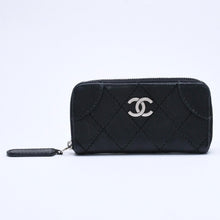 画像をギャラリービューアに読み込む, CHANEL シャネル レザー 財布 カードケース ココマーク ワイルドステッチ キャビアスキン 10番台 ブラック シルバー金具 美品 中古 4a005094