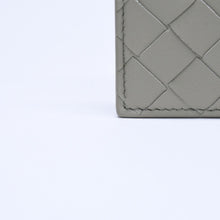 Load image into Gallery viewer, 新品同様品 BOTTEGAVENETA ボッテガヴェネタ カードケース イントレチャート バイカラー カーフレザー 中古 4a005216