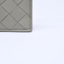 Load image into Gallery viewer, 新品同様品 BOTTEGAVENETA ボッテガヴェネタ カードケース イントレチャート バイカラー カーフレザー 中古 4a005216
