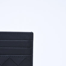 Load image into Gallery viewer, 新品同様品 BOTTEGAVENETA ボッテガヴェネタ カードケース イントレチャート ブラック カーフレザー 中古 4a005216
