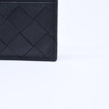Load image into Gallery viewer, 新品同様品 BOTTEGAVENETA ボッテガヴェネタ カードケース イントレチャート ブラック カーフレザー 中古 4a005216