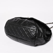 Load image into Gallery viewer, 極美品 CHANEL シャネル Sフラップ Wチェーンショルダーバッグ 18番台 ココマーク カーフスキン ブラック シルバー金具 中古 4a005240