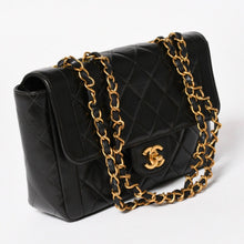 Load image into Gallery viewer, CHANEL シャネル Sフラップ Wチェーンショルダーバッグ 4番台 ココマーク ラムスキン ブラック ゴールド金具 美品 中古 4a005279