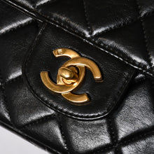Load image into Gallery viewer, CHANEL シャネル Sフラップ Wチェーンショルダーバッグ 4番台 ココマーク ラムスキン ブラック ゴールド金具 美品 中古 4a005279