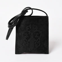 画像をギャラリービューアに読み込む, 極美品 CHROME HEARTS クロムハーツ スクエアポケット ヴァインダガー ショルダーバッグ スエード 中古 4a005201