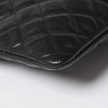 画像をギャラリービューアに読み込む, 極美品 CHANEL シャネル Classic Large Pouch クラシック ラージ ポーチ A82552 25番台 ココマーク キャビアスキン ブラック 中古 4a005114