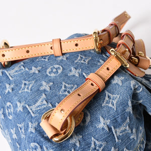 Like new LOUISVUITTON Monogram Denim Venice M46836 Monogram Denim Canvas Backpack Blue Gold Hardware Used 4a005038