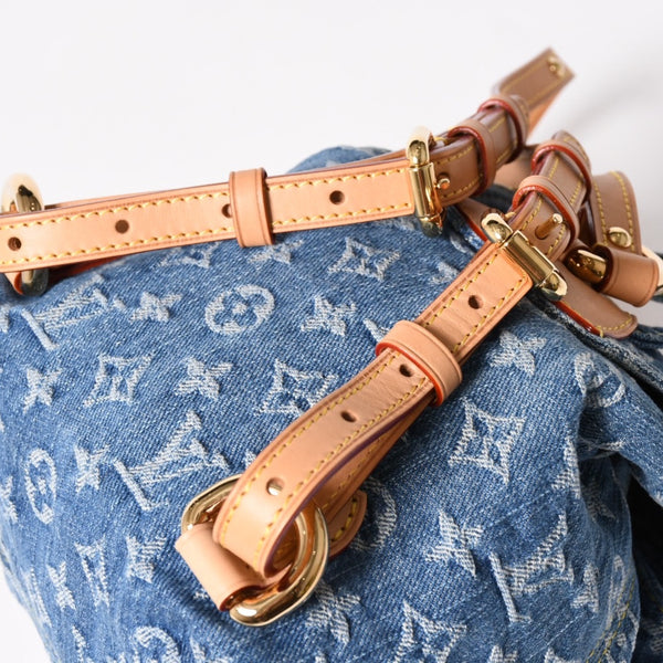 Like new LOUISVUITTON Monogram Denim Venice M46836 Monogram Denim Canvas Backpack Blue Gold Hardware Used 4a005038