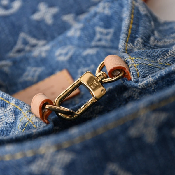 Like new LOUISVUITTON Monogram Denim Venice M46836 Monogram Denim Canvas Backpack Blue Gold Hardware Used 4a005038