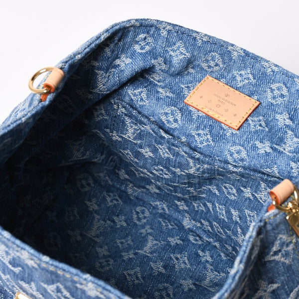 Like new LOUISVUITTON Monogram Denim Venice M46836 Monogram Denim Canvas Backpack Blue Gold Hardware Used 4a005038