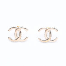 Load image into Gallery viewer, CHANEL シャネル ココマーク ピアス 重量約6.43g B23B刻印 GP メタル ラインストーン クリア ゴールド 両耳用 美品 中古 4a005160