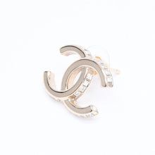 Load image into Gallery viewer, CHANEL シャネル ココマーク ピアス 重量約6.43g B23B刻印 GP メタル ラインストーン クリア ゴールド 両耳用 美品 中古 4a005160