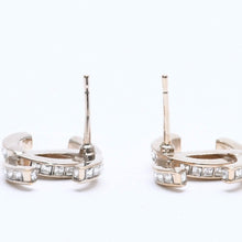 Load image into Gallery viewer, CHANEL シャネル ココマーク ピアス 重量約6.43g B23B刻印 GP メタル ラインストーン クリア ゴールド 両耳用 美品 中古 4a005160