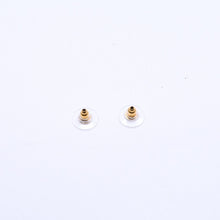 Load image into Gallery viewer, CHANEL シャネル ココマーク ピアス 重量約6.43g B23B刻印 GP メタル ラインストーン クリア ゴールド 両耳用 美品 中古 4a005160