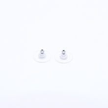 画像をギャラリービューアに読み込む, CHANEL シャネル ココマーク ピアス 重量約1.71g 04S刻印 カメリア クリア 樹脂系 両耳用 美品 中古 4a005153