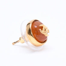 画像をギャラリービューアに読み込む, CHANEL シャネル ココマーク ピアス 重量約2.58g 99P刻印 ゴールド ブラウン GP メタル 樹脂系 両耳用 美品 中古 4a005145