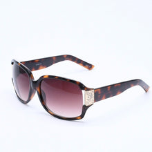 Load image into Gallery viewer, Liz claiborne リズ クレイボーン サングラス アイウェア 81521 べっ甲カラー ブラウン プラスチック メタル GP 美品 中古 4a005069