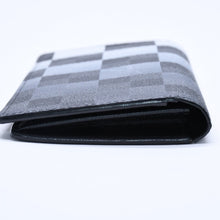 Load image into Gallery viewer, 極美品 LOUIS VUITTON ルイヴィトン 長財布 ダミエグラフィット N40415 グレー ホワイト ブラック ジャイアント ポルトフォイユ・ブラザNM 中古 4a005090