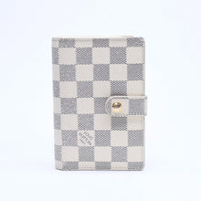 Load image into Gallery viewer, LOUIS VUITTON ルイヴィトン 2つ折り財布 ダミエ・アズール ポルトフォイユ・ヴィエノワ N61676 ホワイト ネイビー ゴールド金具 美品 中古 4a005054