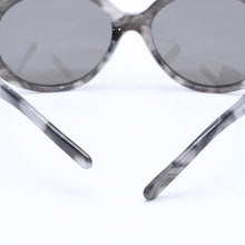 Load image into Gallery viewer, LOEWE ロエベ サングラス アイウェア SLW658G 03AM サイズ57□17 130 グレー マーブルカラー アセテート 美品 中古 4a005076