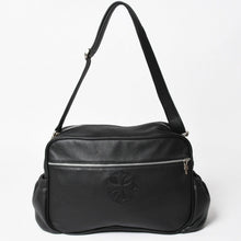 画像をギャラリービューアに読み込む, 新品同様 CHROME HEARTS クロムハーツ CHプラス レザーショルダーバッグ ダイパーバッグ ダガーチャーム CHクロス CHクロスパッチ ブラック レザー シルバー925 中古 4a005234