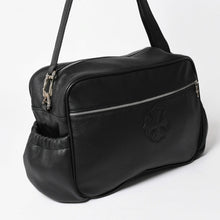 画像をギャラリービューアに読み込む, 新品同様 CHROME HEARTS クロムハーツ CHプラス レザーショルダーバッグ ダイパーバッグ ダガーチャーム CHクロス CHクロスパッチ ブラック レザー シルバー925 中古 4a005234