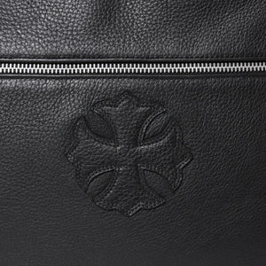 新品同様 CHROME HEARTS クロムハーツ CHプラス レザーショルダーバッグ ダイパーバッグ ダガーチャーム CHクロス CHクロスパッチ ブラック レザー シルバー925 中古 4a005234
