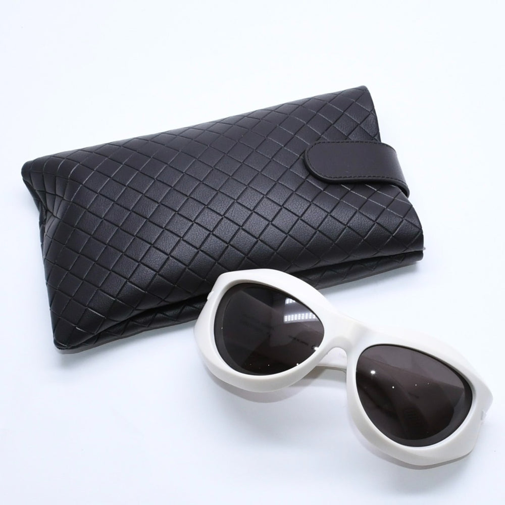 BOTTEGAVENETA ボッテガヴェネタ シールドサングラス アイウェア BV1087S サイズ63□17-130 アセテート ホワイト 美品 中古 4a005210