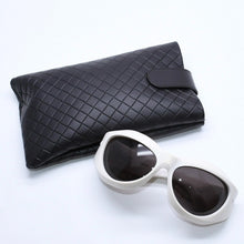 Load image into Gallery viewer, BOTTEGAVENETA ボッテガヴェネタ シールドサングラス アイウェア BV1087S サイズ63□17-130 アセテート ホワイト 美品 中古 4a005210
