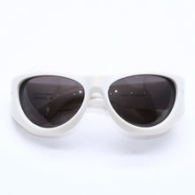 Load image into Gallery viewer, BOTTEGAVENETA ボッテガヴェネタ シールドサングラス アイウェア BV1087S サイズ63□17-130 アセテート ホワイト 美品 中古 4a005210