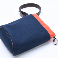 Load image into Gallery viewer, 極美品 HERMES エルメス トリーツポーチ キャンバス ネイビー オレンジ シルバー金具 巾着 B刻印 中古 4a004802