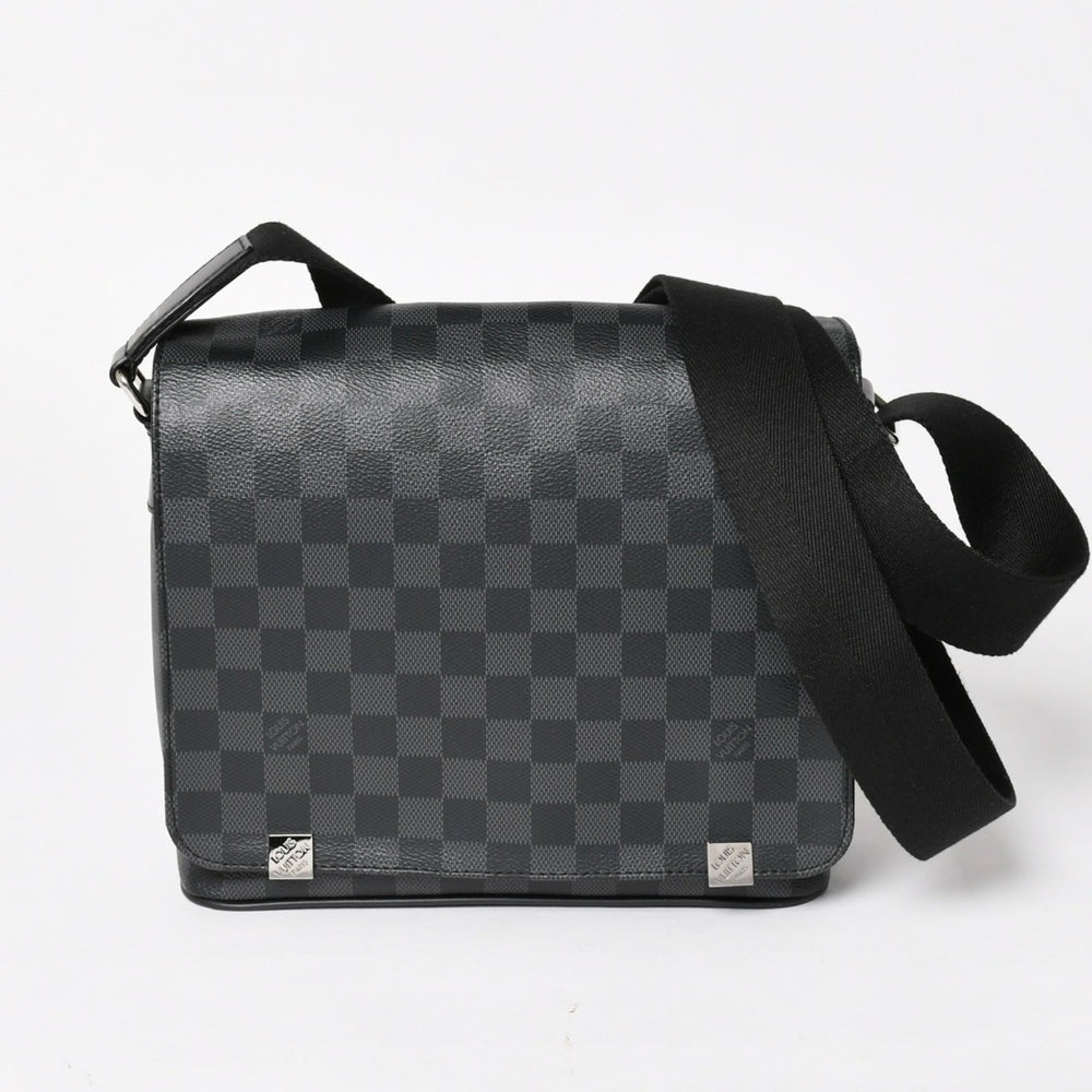 LOUIS VUITTON District PM Messenger Bag N41028 Damier Graphite Canvas Black Gray Shoulder Bag Silver Hardware Used 4a004840