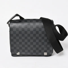 LOUIS VUITTON ルイヴィトン ディストリクトPM メッセンジャーバッグ N41028 ダミエグラフィットキャンバス ブラック グレー ショルダーバッグ シルバー金具 中古 4a004840