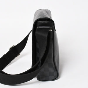 LOUIS VUITTON ルイヴィトン ディストリクトPM メッセンジャーバッグ N41028 ダミエグラフィットキャンバス ブラック グレー ショルダーバッグ シルバー金具 中古 4a004840