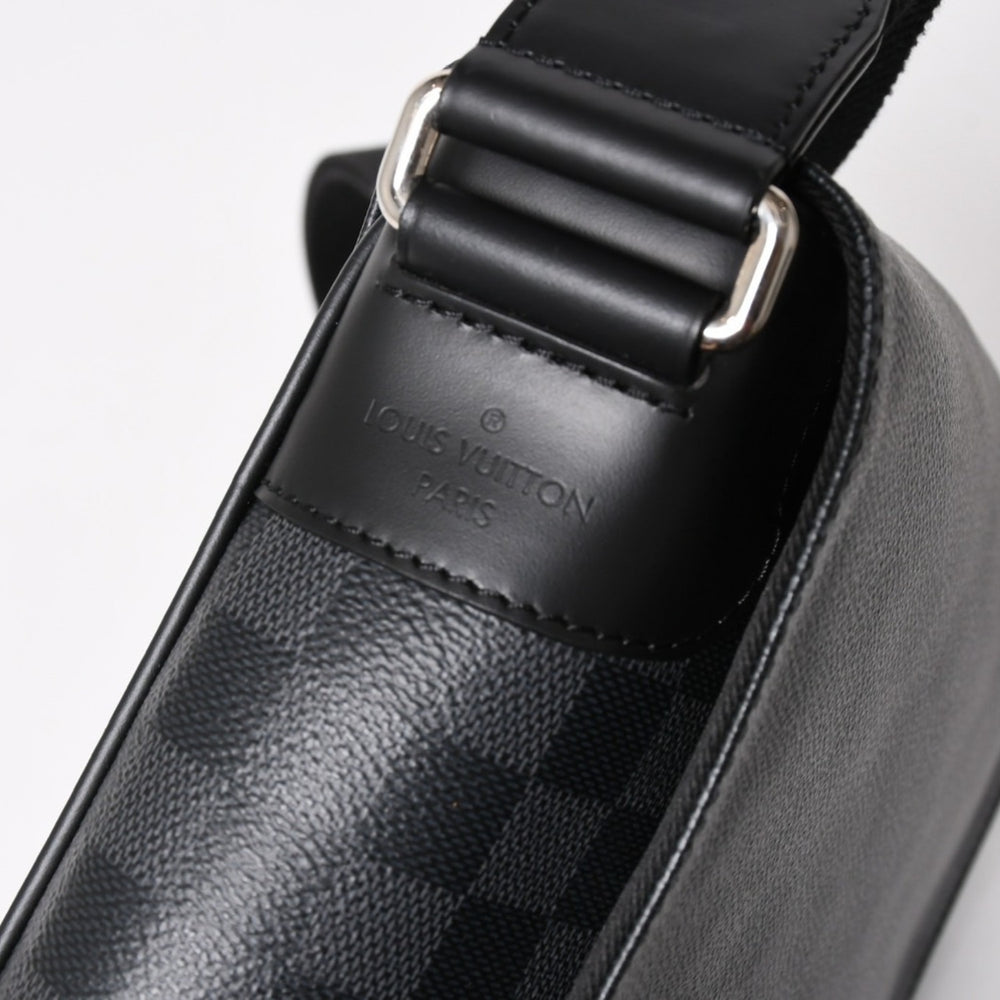 LOUIS VUITTON ルイヴィトン ディストリクトPM メッセンジャーバッグ N41028 ダミエグラフィットキャンバス ブラック グレー ショルダーバッグ シルバー金具 中古 4a004840