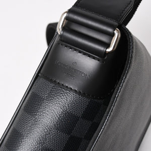 LOUIS VUITTON ルイヴィトン ディストリクトPM メッセンジャーバッグ N41028 ダミエグラフィットキャンバス ブラック グレー ショルダーバッグ シルバー金具 中古 4a004840
