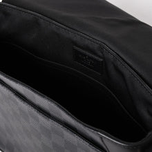 Load image into Gallery viewer, LOUIS VUITTON ルイヴィトン ディストリクトPM メッセンジャーバッグ N41028 ダミエグラフィットキャンバス ブラック グレー ショルダーバッグ シルバー金具 中古 4a004840