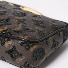Load image into Gallery viewer, LOUIS VUITTON ルイヴィトン モノグラムスパンコール ポシェットアクセソワール ショルダーバッグ M26473 ブラック ブラウン ゴールド金具 美品 中古 4a004863
