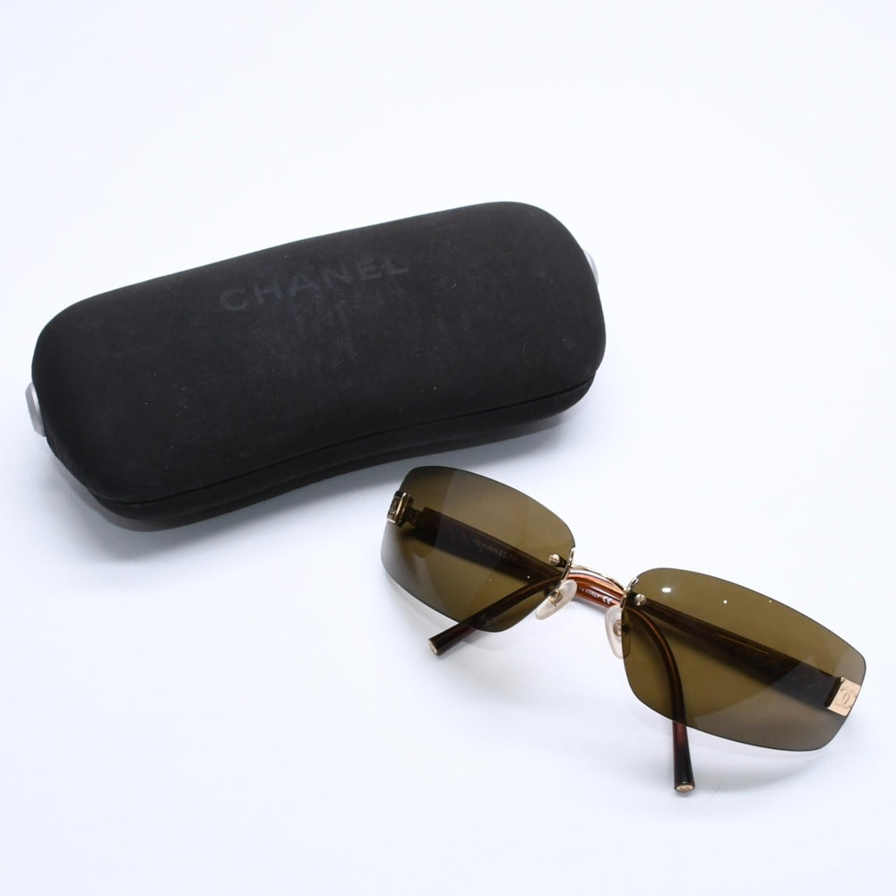CHANEL シャネル リムレス サングラス アイウェア 4018 c.139/73 サイズ68□17 120 ココマーク ブラウン 美品 中古 4a005422