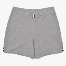Load image into Gallery viewer, 極美品 THOM BROWNE トムブラウン ショートパンツ スウェット FJQ088A-00050-055 コットン グレー サイズ42 中古 4a005244