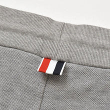 Load image into Gallery viewer, 極美品 THOM BROWNE トムブラウン ショートパンツ スウェット FJQ088A-00050-055 コットン グレー サイズ42 中古 4a005244