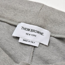 Load image into Gallery viewer, 極美品 THOM BROWNE トムブラウン ショートパンツ スウェット FJQ088A-00050-055 コットン グレー サイズ42 中古 4a005244