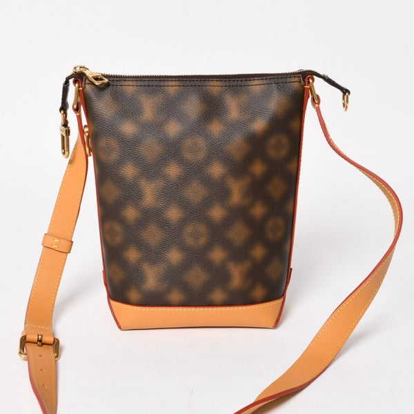 新品同様 LOUIS VUITTON ルイヴィトン ディスイズノット ホーボー クルーザーPM ショルダーバッグ M46241 ICタグ 中古 4a005330