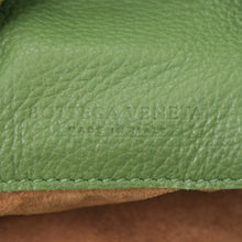 Load image into Gallery viewer, BOTTEGA VENETA ボッテガヴェネタ イントレチャート ハンドバッグ 14413V174C 3102 カーキ カーフ 美品 中古 4a005250