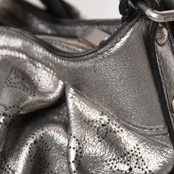 極美品 LOUIS VUITTON ルイヴィトン マヒナ XS ショルダーバッグ アルジャン メタリックシルバー シルバー M95718 中古 4a005253