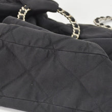 画像をギャラリービューアに読み込む, CHANEL シャネル チェーンハンドル ハンドバッグ 3番台 ココマーク チャーム キルティング ブラック キャンバス シルバー金具 美品 中古 4a005255