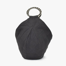 画像をギャラリービューアに読み込む, CHANEL シャネル チェーンハンドル ハンドバッグ 3番台 ココマーク チャーム キルティング ブラック キャンバス シルバー金具 美品 中古 4a005255