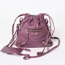 Load image into Gallery viewer, 極美品 BALENCIAGA バレンシアガ ショルダーバッグ ショルダーポーチ パープル シルバー金具 252617 中古 4a005260