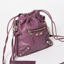 Load image into Gallery viewer, 極美品 BALENCIAGA バレンシアガ ショルダーバッグ ショルダーポーチ パープル シルバー金具 252617 中古 4a005260