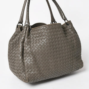 BOTTEGA VENETA ボッテガヴェネタ イントレチャート ハンドバッグ B00860011A ラムスキン チャコールグレー 美品 中古 4a005274